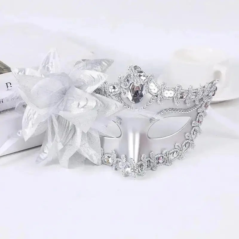 Happy Halloween: Media Máscara para Princesa - Accesorio Elegante para Vestidos Sexys